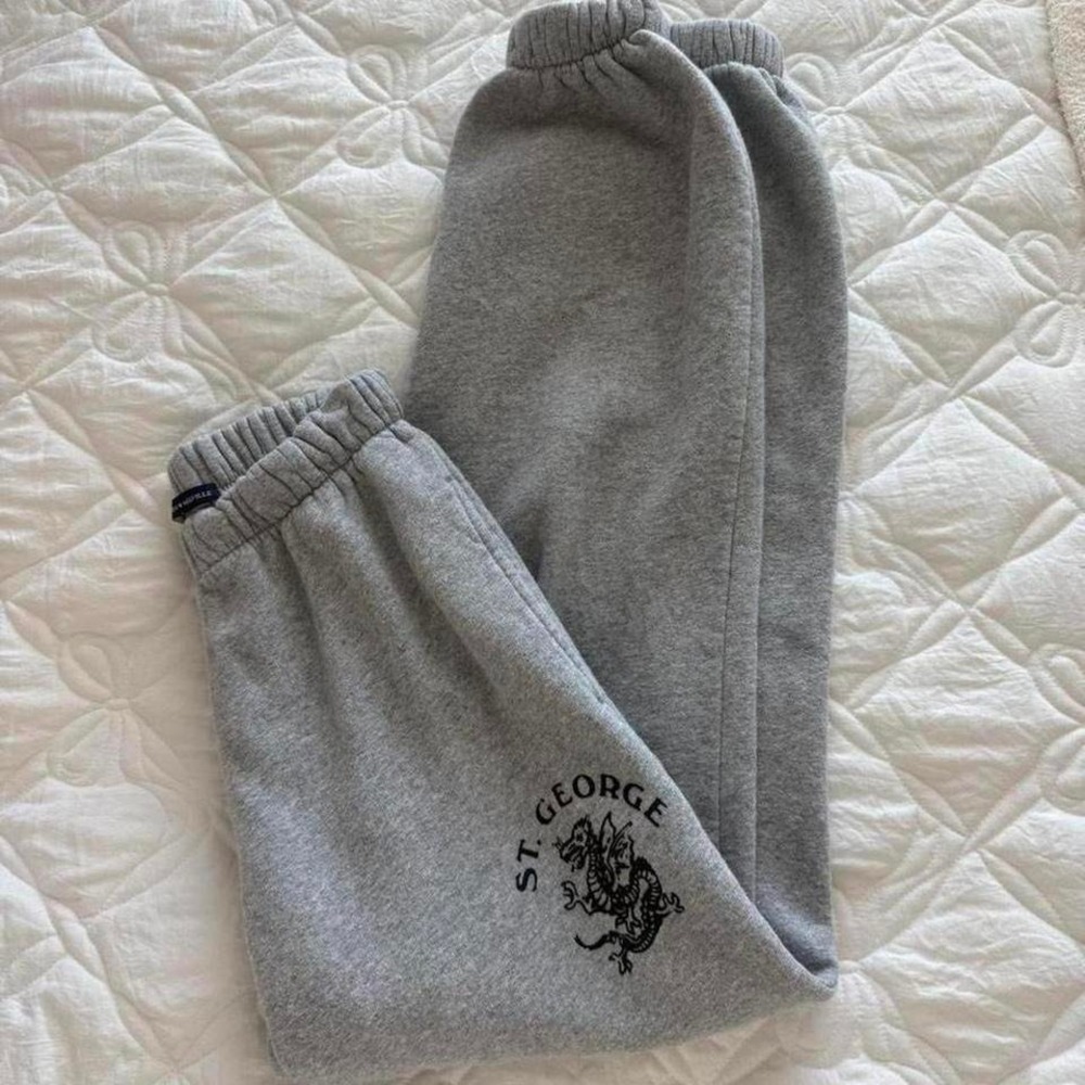 grey and black brandy‎ melville Rosa's